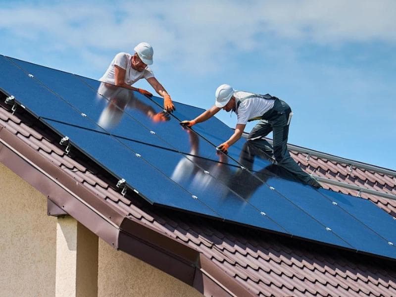 Choosing the Right Solar Panel System for Your Home: A Simple Guide
